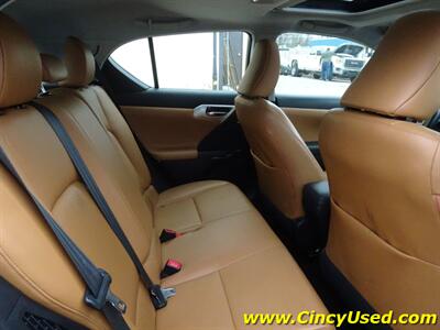 2011 Lexus CT 200h Premium   - Photo 12 - Cincinnati, OH 45255