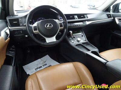 2011 Lexus CT 200h Premium   - Photo 9 - Cincinnati, OH 45255