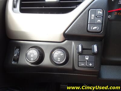 2016 GMC Yukon XL Denali   - Photo 27 - Cincinnati, OH 45255