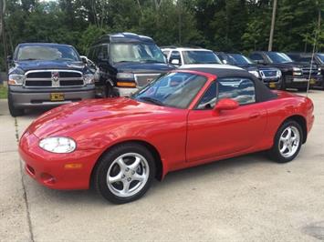 2002 Mazda MX-5 Miata LS   - Photo 3 - Cincinnati, OH 45255