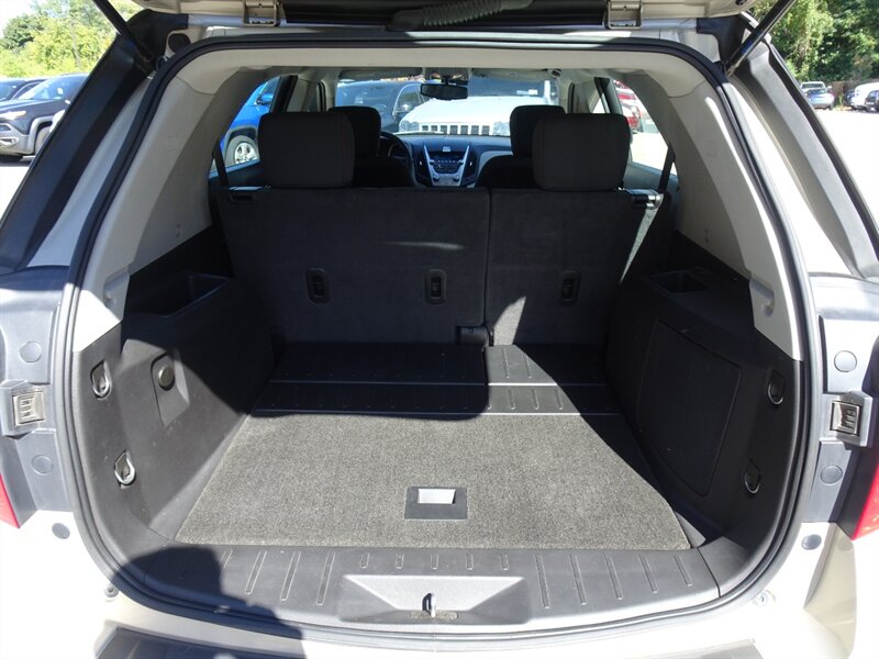 2011 Chevrolet Equinox LS 2.4L I4 AWD - Photo 12 - Cincinnati, OH 45255