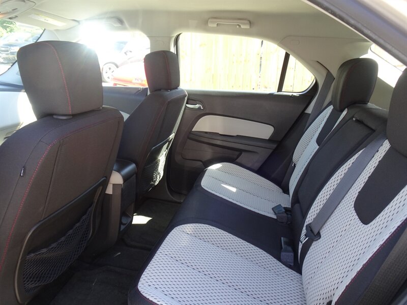 2011 Chevrolet Equinox LS 2.4L I4 AWD - Photo 11 - Cincinnati, OH 45255