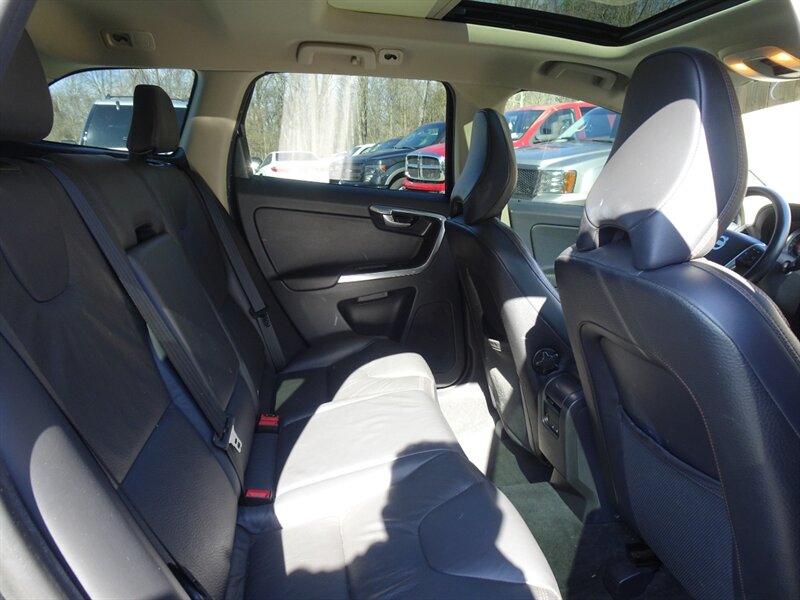 2012 Volvo XC60 T6 3.0L I6 Turbo AWD - Photo 12 - Cincinnati, OH 45255