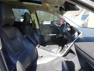 2012 Volvo XC60 T6  3.0L I6 Turbo AWD - Photo 13 - Cincinnati, OH 45255
