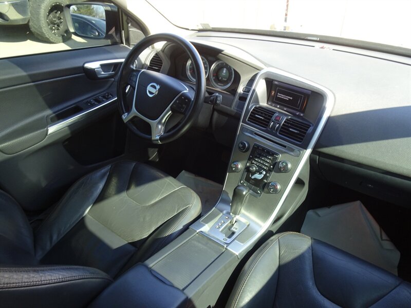 2012 Volvo XC60 T6 3.0L I6 Turbo AWD - Photo 9 - Cincinnati, OH 45255