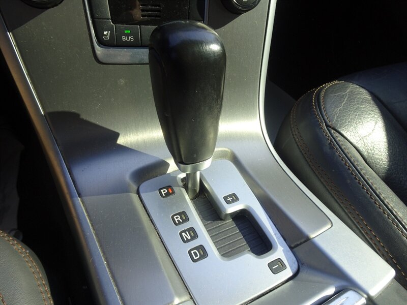 2012 Volvo XC60 T6 3.0L I6 Turbo AWD - Photo 14 - Cincinnati, OH 45255