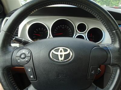 2007 Toyota Tundra Limited  5.7L V8 4X4 - Photo 19 - Cincinnati, OH 45255