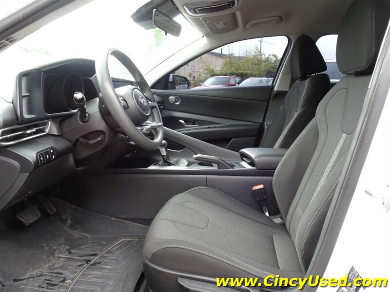 2021 Hyundai Elantra SE - Photo 11 - Cincinnati, OH 45255