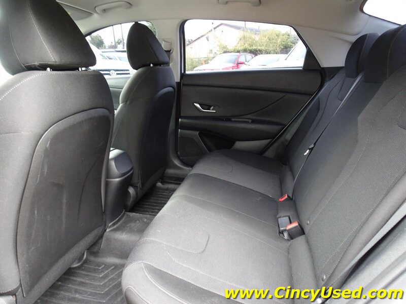 2021 Hyundai Elantra SE - Photo 14 - Cincinnati, OH 45255