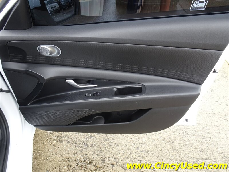 2021 Hyundai Elantra SE - Photo 30 - Cincinnati, OH 45255