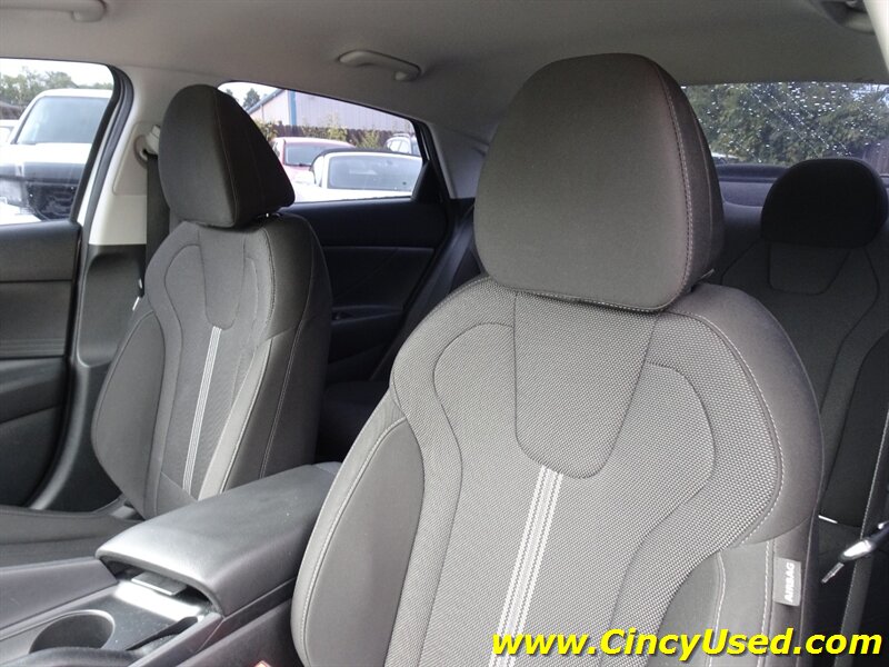 2021 Hyundai Elantra SE - Photo 13 - Cincinnati, OH 45255