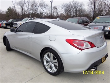 2010 Hyundai Genesis Coupe 2.0T   - Photo 12 - Cincinnati, OH 45255