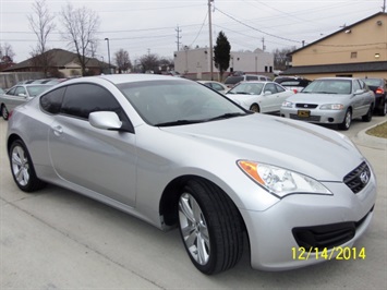 2010 Hyundai Genesis Coupe 2.0T   - Photo 9 - Cincinnati, OH 45255