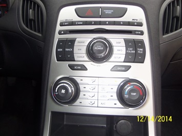 2010 Hyundai Genesis Coupe 2.0T   - Photo 18 - Cincinnati, OH 45255