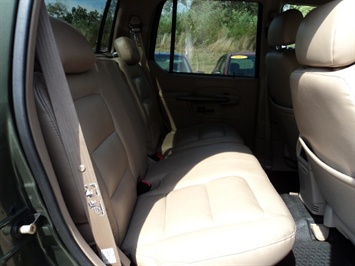 2001 Ford Explorer Sport Trac - Photo 9 - Cincinnati, OH 45255