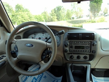 2001 Ford Explorer Sport Trac - Photo 7 - Cincinnati, OH 45255