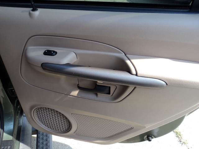 2001 Ford Explorer Sport Trac - Photo 25 - Cincinnati, OH 45255