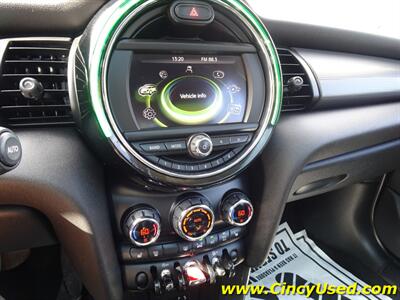 2016 MINI Cooper Cooper   - Photo 19 - Cincinnati, OH 45255