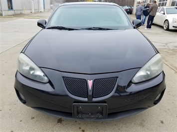 2006 Pontiac Grand Prix   - Photo 2 - Cincinnati, OH 45255