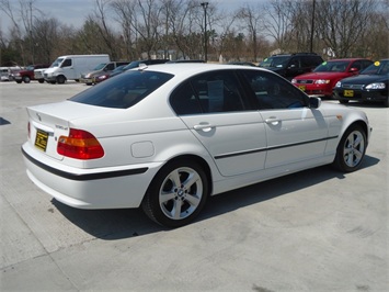 2005 BMW 330xi   - Photo 6 - Cincinnati, OH 45255