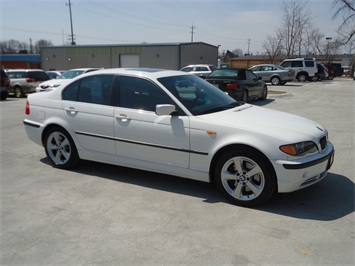 2005 BMW 330xi   - Photo 1 - Cincinnati, OH 45255