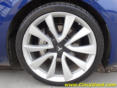 2021 Tesla Model 3 Long Range   - Photo 26 - Cincinnati, OH 45255