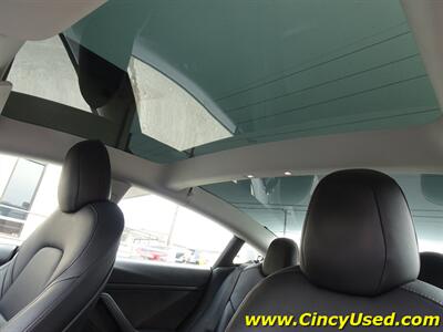 2021 Tesla Model 3 Long Range   - Photo 11 - Cincinnati, OH 45255
