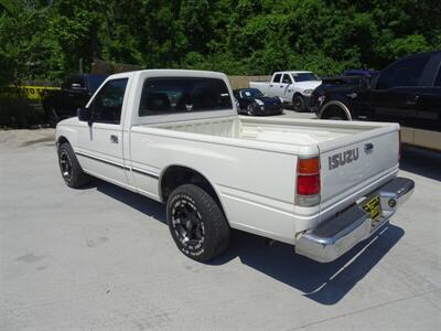 1993 Isuzu Pickup S   - Photo 7 - Cincinnati, OH 45255