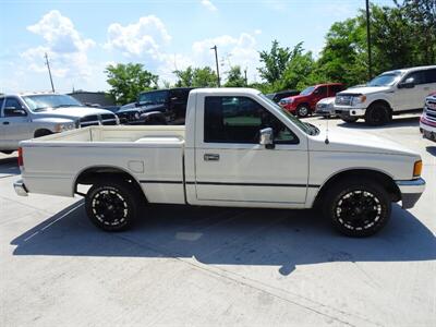 1993 Isuzu Pickup S   - Photo 5 - Cincinnati, OH 45255