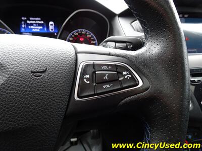 2017 Ford Focus RS   - Photo 26 - Cincinnati, OH 45255