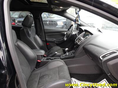 2017 Ford Focus RS   - Photo 18 - Cincinnati, OH 45255