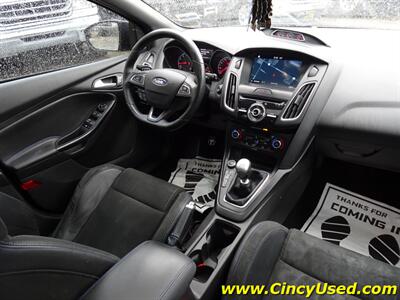 2017 Ford Focus RS   - Photo 17 - Cincinnati, OH 45255