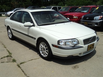 2000 Volvo S80 T6   - Photo 1 - Cincinnati, OH 45255