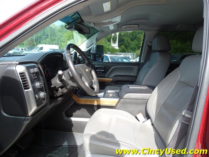 2017 Chevrolet Silverado 1500 LTZ   - Photo 11 - Cincinnati, OH 45255