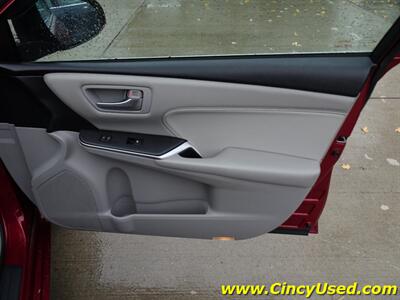 2017 Toyota Camry Hybrid XLE   - Photo 29 - Cincinnati, OH 45255