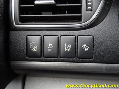 2017 Toyota Camry Hybrid XLE   - Photo 22 - Cincinnati, OH 45255