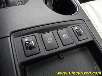 2017 Toyota Camry Hybrid XLE   - Photo 23 - Cincinnati, OH 45255