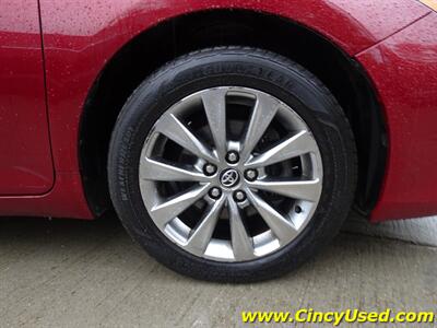 2017 Toyota Camry Hybrid XLE   - Photo 31 - Cincinnati, OH 45255