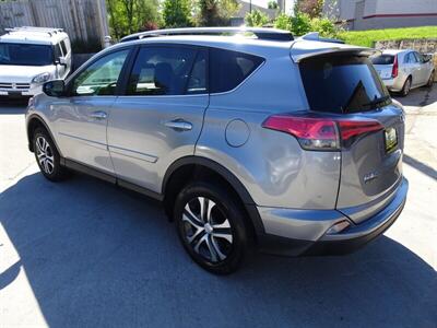 2017 Toyota RAV4 LE  I4 AWD - Photo 4 - Cincinnati, OH 45255