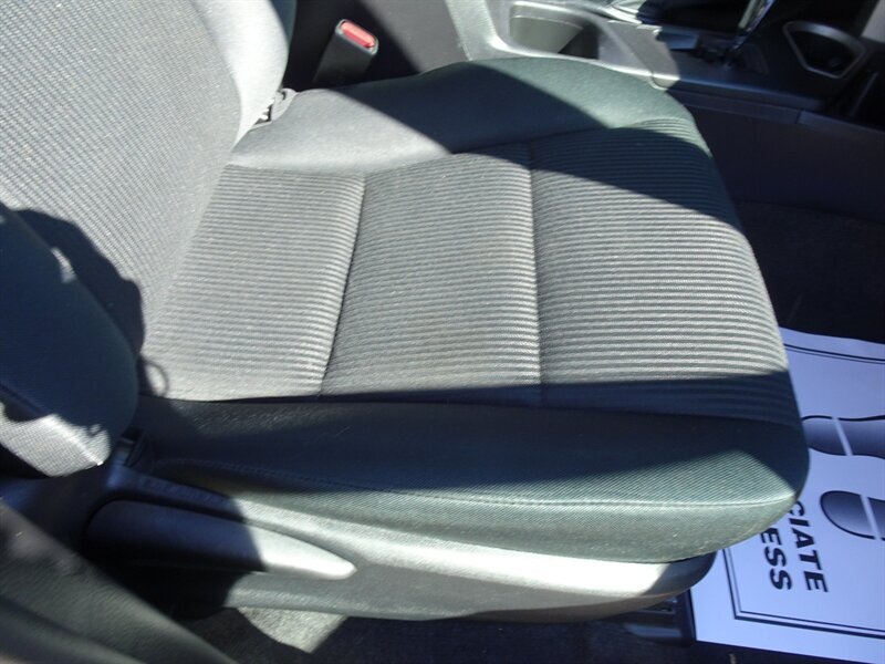 2017 Toyota RAV4 LE I4 AWD - Photo 15 - Cincinnati, OH 45255