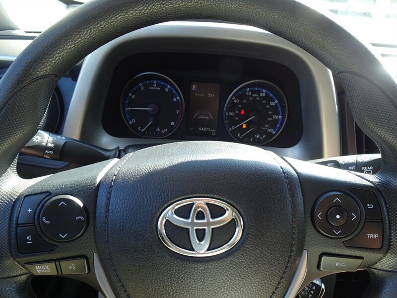 2017 Toyota RAV4 LE I4 AWD - Photo 17 - Cincinnati, OH 45255