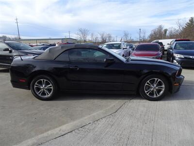 2014 Ford Mustang V6  3.7L V6 RWD - Photo 4 - Cincinnati, OH 45255