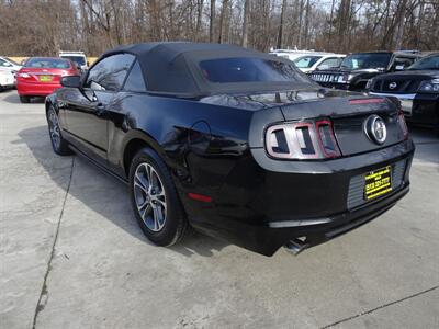 2014 Ford Mustang V6  3.7L V6 RWD - Photo 7 - Cincinnati, OH 45255