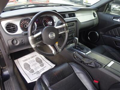 2014 Ford Mustang V6  3.7L V6 RWD - Photo 12 - Cincinnati, OH 45255