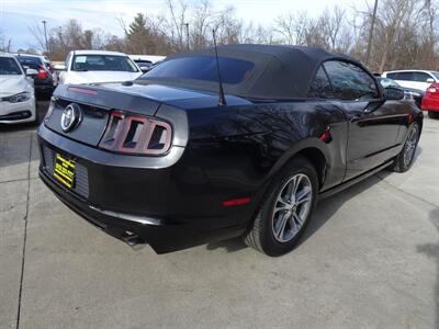 2014 Ford Mustang V6  3.7L V6 RWD - Photo 5 - Cincinnati, OH 45255