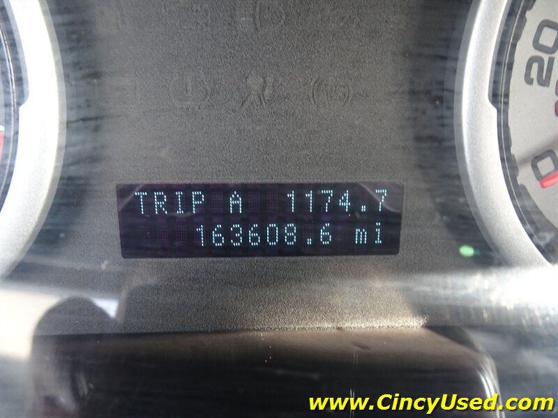 2011 Ford Focus SE - Photo 22 - Cincinnati, OH 45255