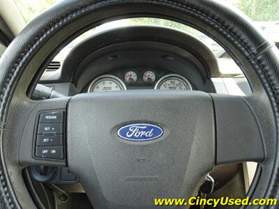 2011 Ford Focus SE   - Photo 21 - Cincinnati, OH 45255