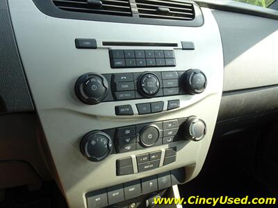 2011 Ford Focus SE   - Photo 19 - Cincinnati, OH 45255