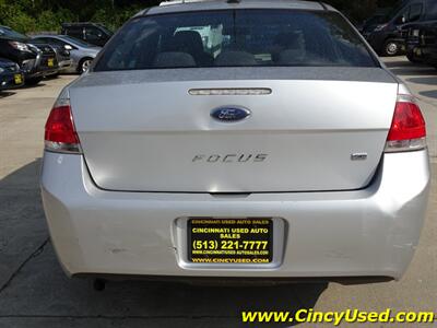 2011 Ford Focus SE   - Photo 9 - Cincinnati, OH 45255