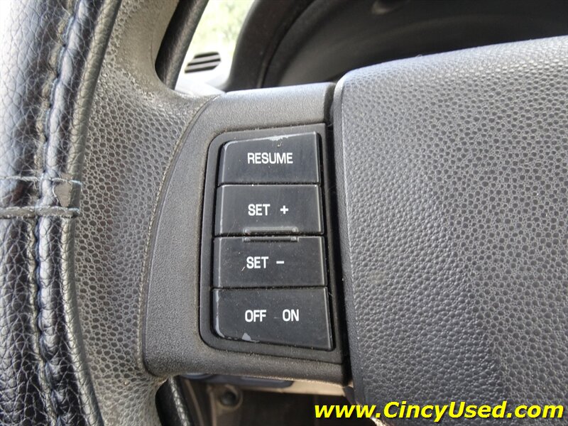 2011 Ford Focus SE - Photo 24 - Cincinnati, OH 45255